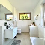 Hotel Butler Luxury I Amazing I View I Parking I Kitchen *