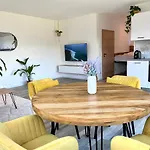 Butler Luxury I Amazing I View I Parking I Kitchen Fussen