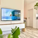 Hotel Butler Luxury I Amazing I View I Parking I Kitchen *