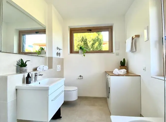 Hotel Butler Luxury I Amazing I View I Parking I Kitchen *