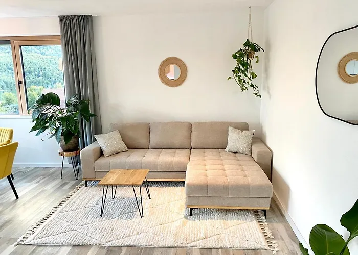 Butler Luxury I Amazing I View I Parking I Kitchen 酒店 福森